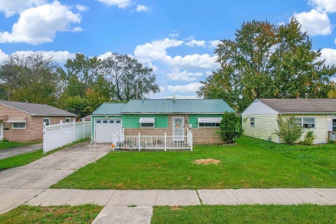 Photo of 2992 Fairwood Avenue, Columbus, OH 43207 (MLS # 226039585)
