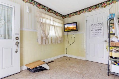 Tiny photo for 2992 Fairwood Avenue, Columbus, OH 43207 (MLS # 226039585)