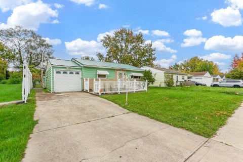 Tiny photo for 2992 Fairwood Avenue, Columbus, OH 43207 (MLS # 226039585)