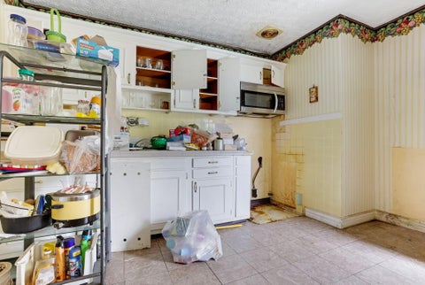 Tiny photo for 2992 Fairwood Avenue, Columbus, OH 43207 (MLS # 226039585)