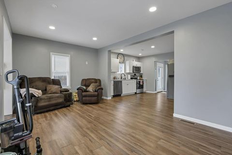 Tiny photo for 392 Arlington Avenue, Newark, OH 43055 (MLS # 225045180)