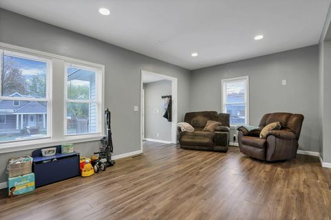 Tiny photo for 392 Arlington Avenue, Newark, OH 43055 (MLS # 225045180)