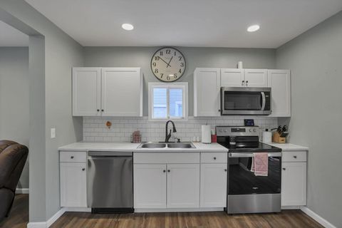 Tiny photo for 392 Arlington Avenue, Newark, OH 43055 (MLS # 225045180)