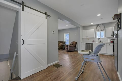 Tiny photo for 392 Arlington Avenue, Newark, OH 43055 (MLS # 225045180)