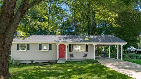 Photo of 336 Cliffwood, Zanesville, OH 43701 (MLS # 226020480)