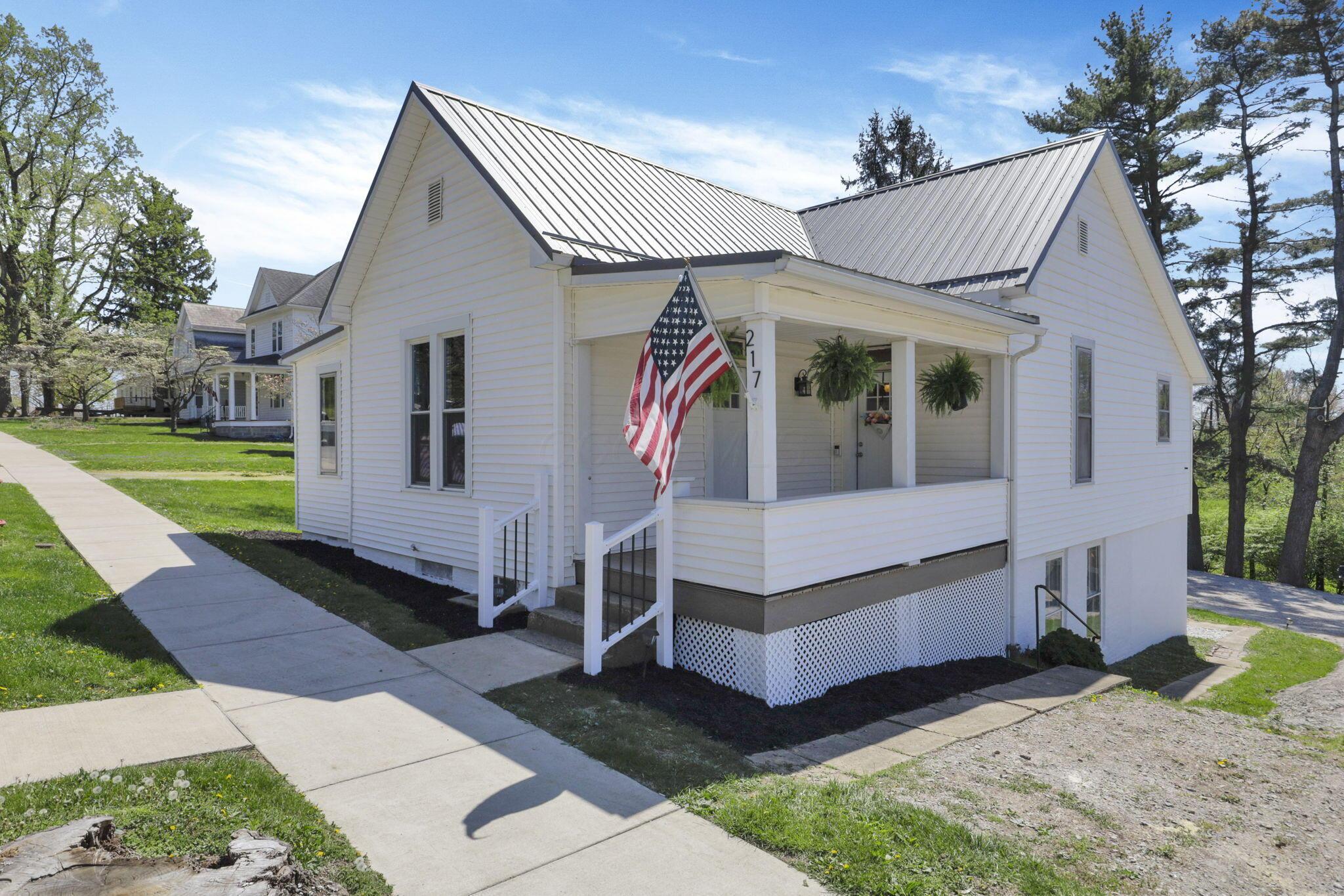 217 S Columbus Street, Somerset, Ohio image 3