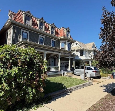 Photo of 207 E Wheeling Street, Lancaster, OH 43130 (MLS # 226029322)
