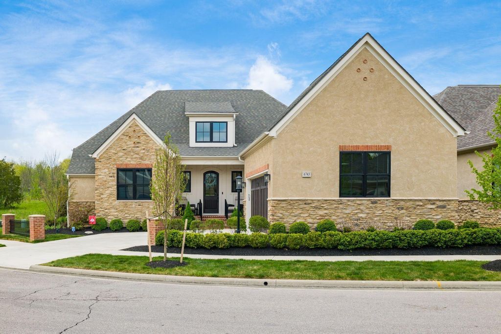 Photo of 6743 Hamlet Court, Dublin, OH 43016 (MLS # 226014147)