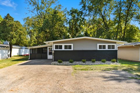 Photo of 2313 Airport Drive, Columbus, OH 43219 (MLS # 226011506)