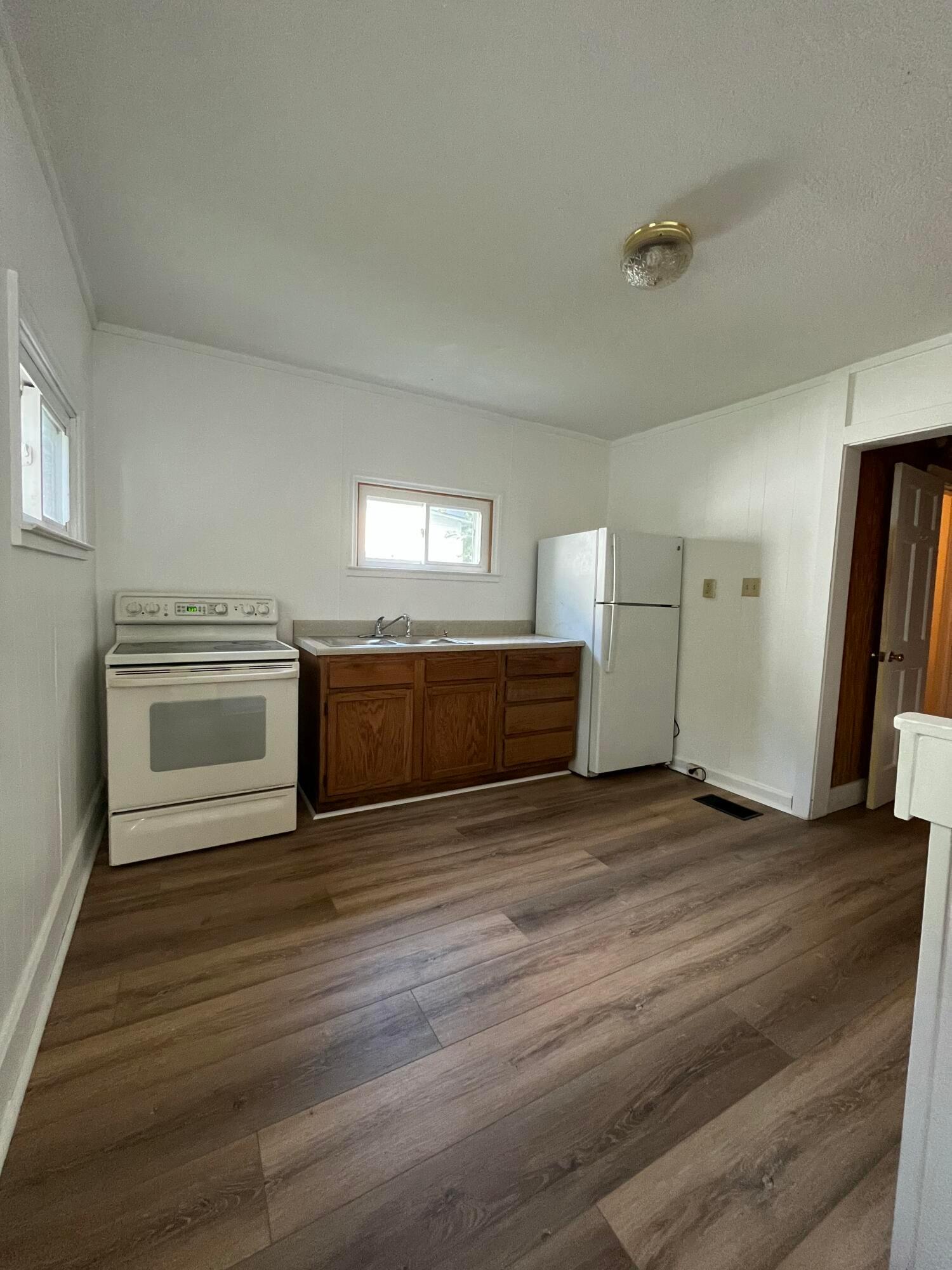 345 W State Street, Athens, Ohio image 3