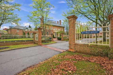 Photo of 1 Bottomley Crescent, New Albany, OH 43054 (MLS # 226004322)