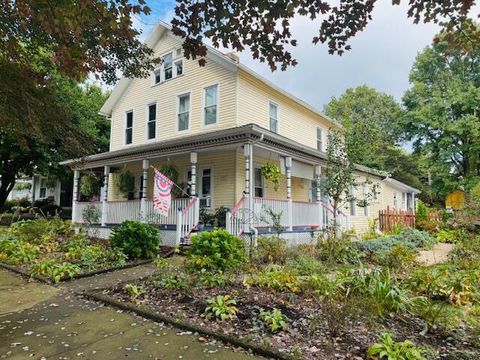 Photo of 347 E Wheeling Street, Lancaster, OH 43130 (MLS # 225037549)