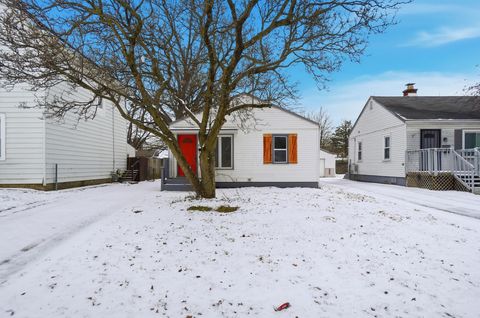 Photo of 2593 Atwood Terrace, Columbus, OH 43211 (MLS # 226000234)