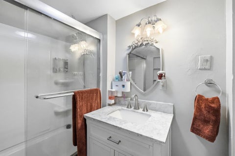 Tiny photo for 501 N Yellow Springs Street, Springfield, OH 45504 (MLS # 226027385)