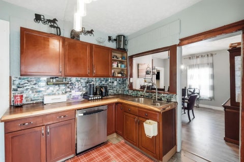 Tiny photo for 501 N Yellow Springs Street, Springfield, OH 45504 (MLS # 226027385)