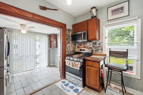 Tiny photo for 501 N Yellow Springs Street, Springfield, OH 45504 (MLS # 226027385)