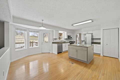 Tiny photo for 176 Knights Bridge Drive E, Pickerington, OH 43147 (MLS # 226000029)