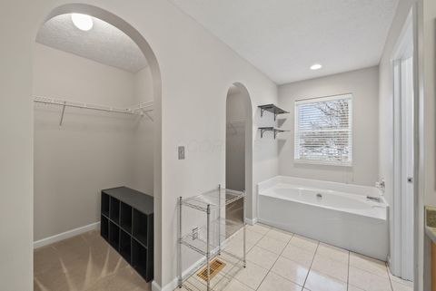 Tiny photo for 176 Knights Bridge Drive E, Pickerington, OH 43147 (MLS # 226000029)