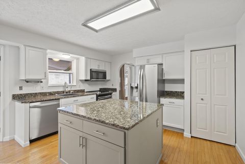 Tiny photo for 176 Knights Bridge Drive E, Pickerington, OH 43147 (MLS # 226000029)