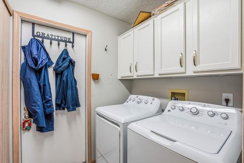 Tiny photo for 5607 E Links Boulevard 3 #3, Hilliard, OH 43026 (MLS # 226019063)