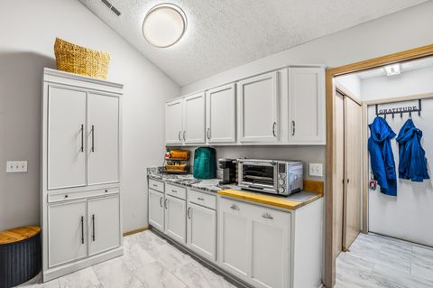 Tiny photo for 5607 E Links Boulevard 3 #3, Hilliard, OH 43026 (MLS # 226019063)