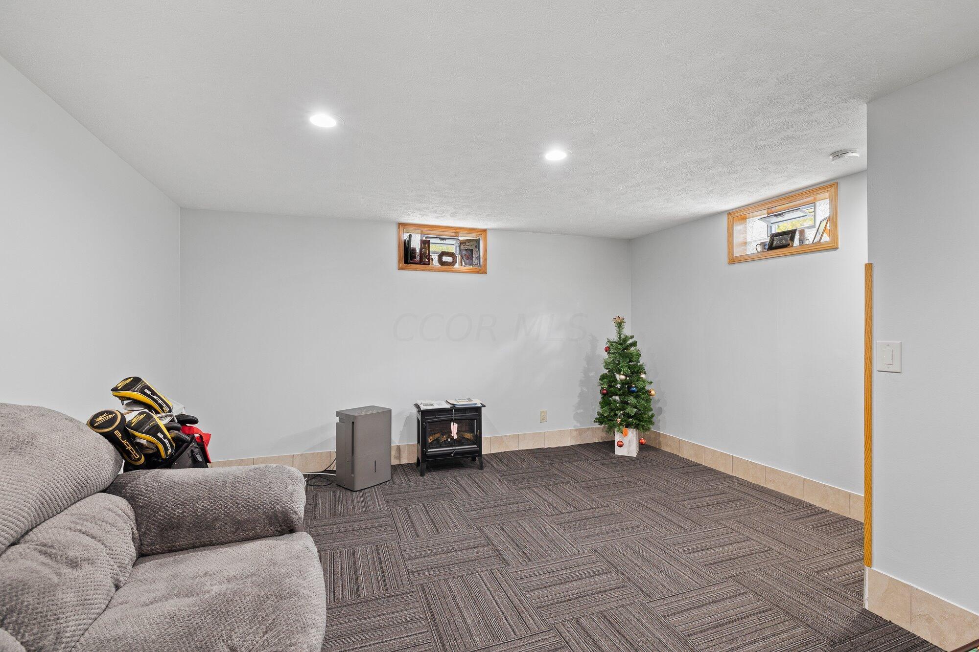 1531 Suburban Drive, Mansfield, Ohio image 27