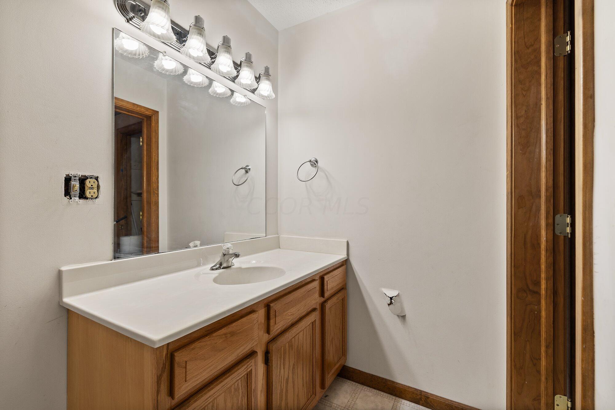 1531 Suburban Drive, Mansfield, Ohio image 32