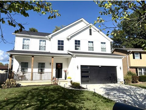 Photo of 6286 Stoney Glenn Court, Canal Winchester, OH 43110 (MLS # 225038884)