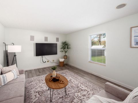 Tiny photo for 4638 Thornoak Drive, Grove City, OH 43123 (MLS # 225040584)