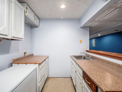 Tiny photo for 4638 Thornoak Drive, Grove City, OH 43123 (MLS # 225040584)