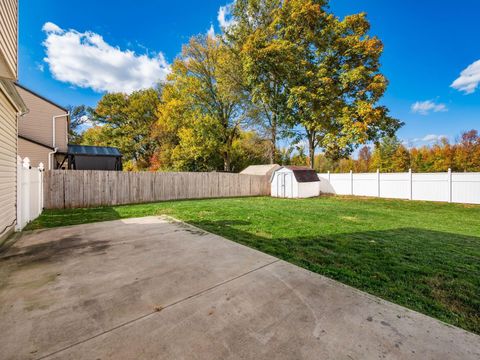 Tiny photo for 4638 Thornoak Drive, Grove City, OH 43123 (MLS # 225040584)