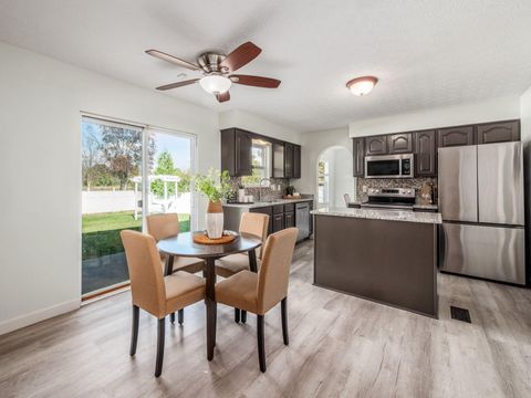 Tiny photo for 4638 Thornoak Drive, Grove City, OH 43123 (MLS # 225040584)