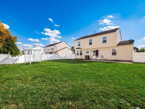 Tiny photo for 4638 Thornoak Drive, Grove City, OH 43123 (MLS # 225040584)