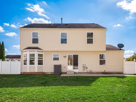Tiny photo for 4638 Thornoak Drive, Grove City, OH 43123 (MLS # 225040584)