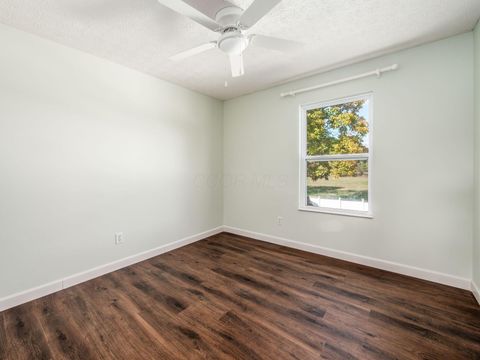 Tiny photo for 4638 Thornoak Drive, Grove City, OH 43123 (MLS # 225040584)
