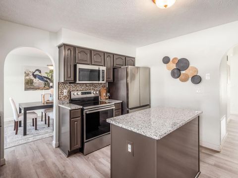 Tiny photo for 4638 Thornoak Drive, Grove City, OH 43123 (MLS # 225040584)