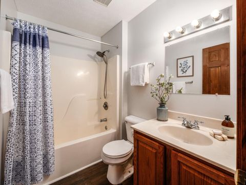 Tiny photo for 4638 Thornoak Drive, Grove City, OH 43123 (MLS # 225040584)