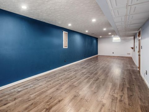 Tiny photo for 4638 Thornoak Drive, Grove City, OH 43123 (MLS # 225040584)