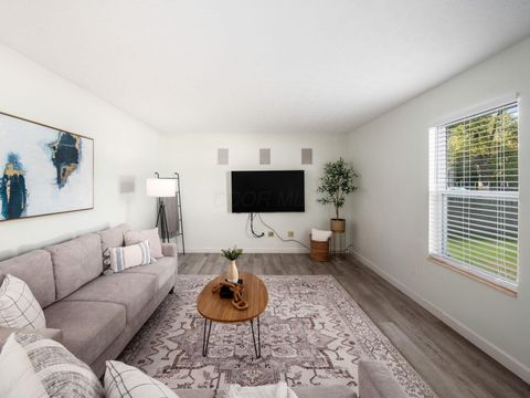 Tiny photo for 4638 Thornoak Drive, Grove City, OH 43123 (MLS # 225040584)