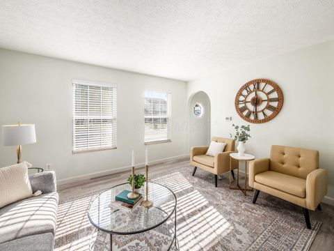 Tiny photo for 4638 Thornoak Drive, Grove City, OH 43123 (MLS # 225040584)