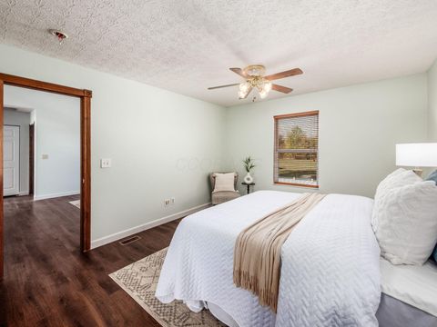 Tiny photo for 4638 Thornoak Drive, Grove City, OH 43123 (MLS # 225040584)