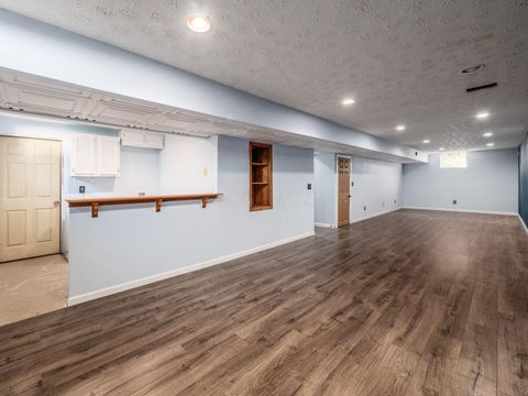 Tiny photo for 4638 Thornoak Drive, Grove City, OH 43123 (MLS # 225040584)