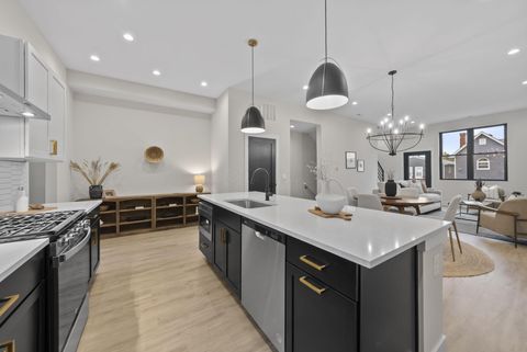 Photo of 1095 Franklin Avenue, Columbus, OH 43205 (MLS # 225043716)