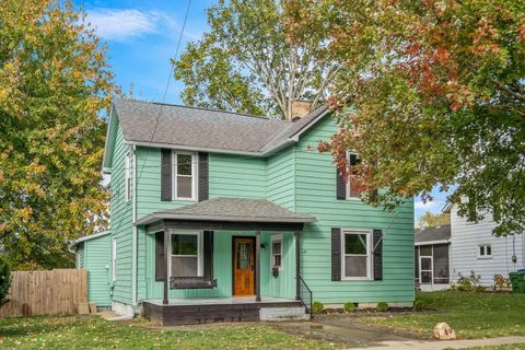 Photo of 69 Webb Street, Delaware, OH 43015 (MLS # 225040490) Photo of 69 Webb Street, Delaware, OH 43015 (MLS # 225040490)
