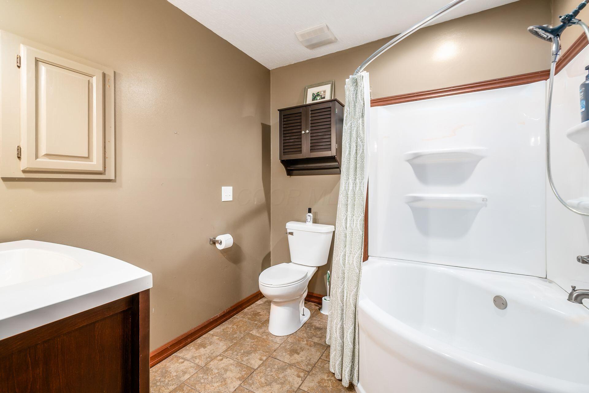 7482 Condit Road, Centerburg, Ohio image 16