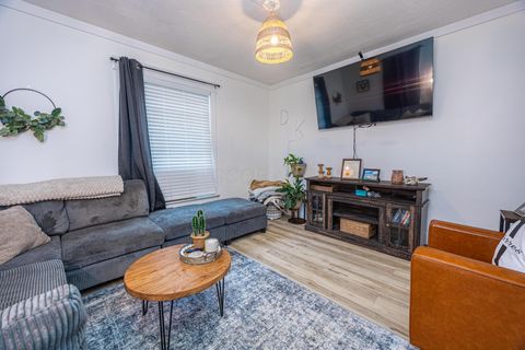 Tiny photo for 405 Maplewood Avenue, Mount Vernon, OH 43050 (MLS # 226004449)