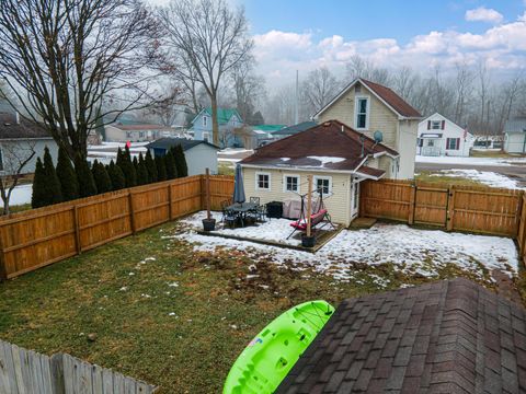 Tiny photo for 405 Maplewood Avenue, Mount Vernon, OH 43050 (MLS # 226004449)