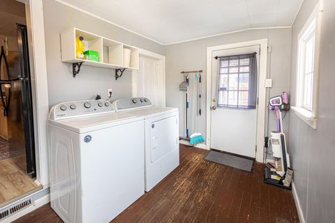 Tiny photo for 405 Maplewood Avenue, Mount Vernon, OH 43050 (MLS # 226004449)