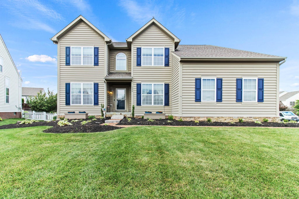 Photo of 1356 Scotsman Drive, Grove City, OH 43123 (MLS # 226022873)