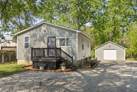 Photo of 3637 S Champion Avenue, Columbus, OH 43207 (MLS # 226014031)